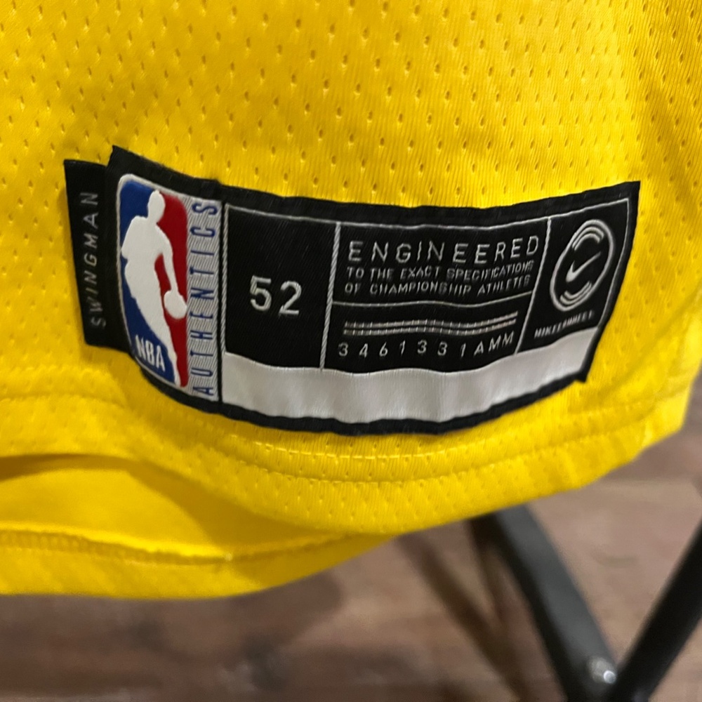 Lebron James/23/ Laker/ Jersey - Picture 3 of 4